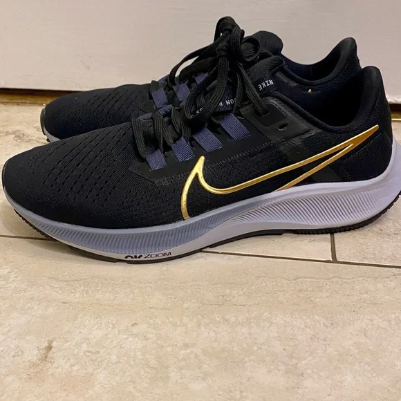 Nike Air Zoom Pegasus 38 'Black Metallic Gold Coin' CW7358-004 Women’s Size 9 - Picture 14 of 16